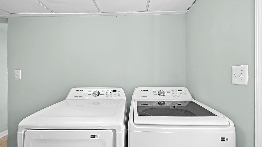In-unit laundry Samsung washer dryer